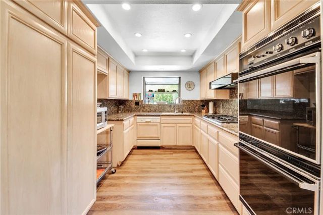 21900 Marylee Street 288, Woodland Hills, CA 91367