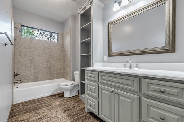 18763 Grand Harbor Point, Montgomery, TX 77356