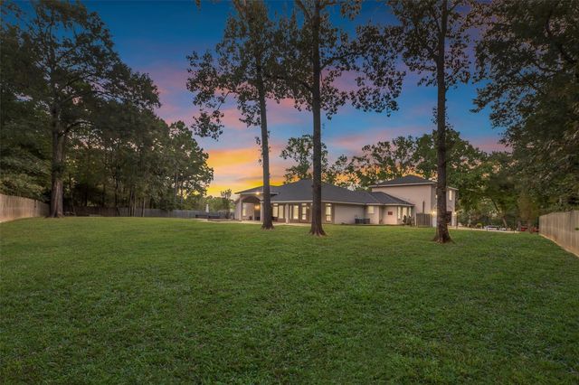 18763 Grand Harbor Point, Montgomery, TX 77356