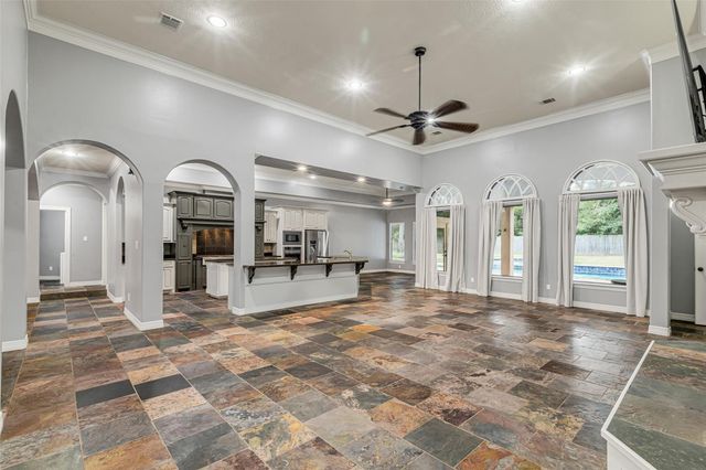 18763 Grand Harbor Point, Montgomery, TX 77356