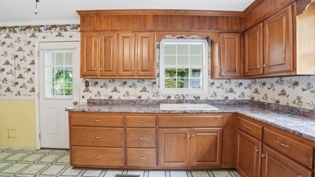 91 Golden Rd, Lynchburg, TN 37352