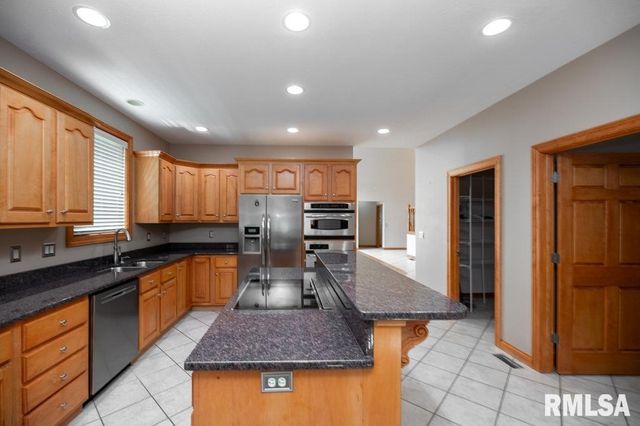 6918 W SADDLEBROOK Drive, Mapleton, IL 61547