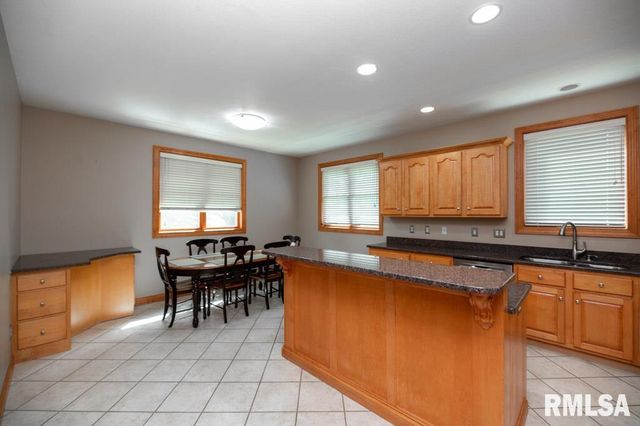 6918 W SADDLEBROOK Drive, Mapleton, IL 61547