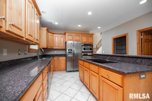 6918 W SADDLEBROOK Drive, Mapleton, IL 61547