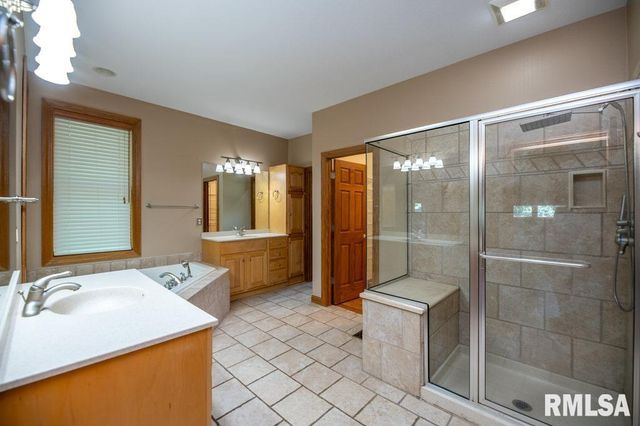 6918 W SADDLEBROOK Drive, Mapleton, IL 61547