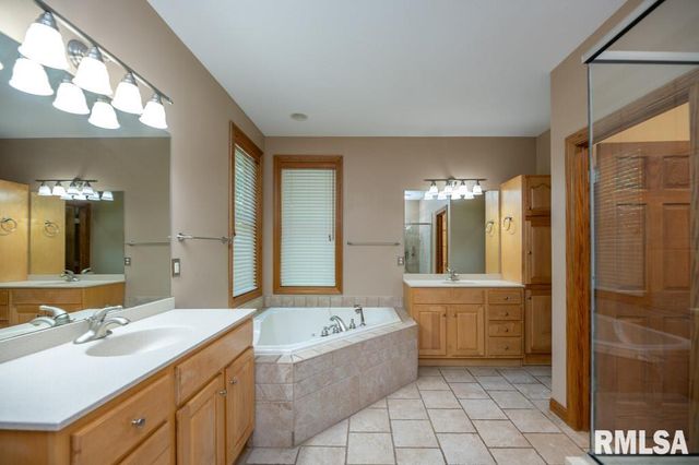 6918 W SADDLEBROOK Drive, Mapleton, IL 61547