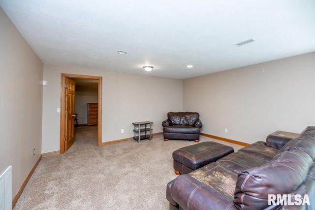 6918 W SADDLEBROOK Drive, Mapleton, IL 61547