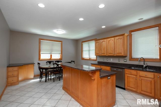 6918 W SADDLEBROOK Drive, Mapleton, IL 61547