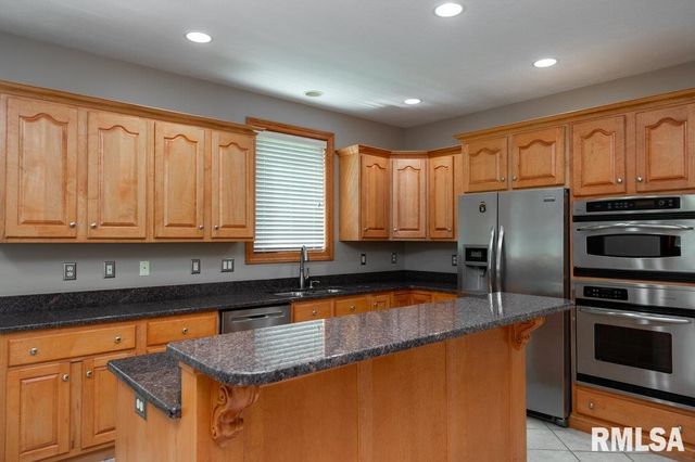6918 W SADDLEBROOK Drive, Mapleton, IL 61547