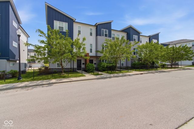 2945 Bolton Square Boulevard, Indianapolis, IN 46222