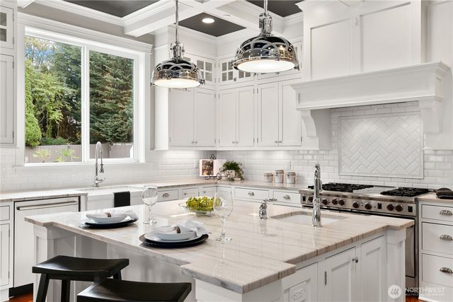 9831 NE 16th Street, Bellevue, WA 98004