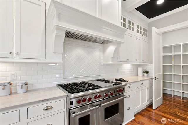 9831 NE 16th Street, Bellevue, WA 98004