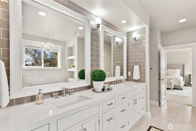 9831 NE 16th Street, Bellevue, WA 98004