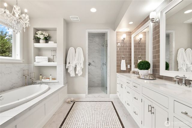 9831 NE 16th Street, Bellevue, WA 98004