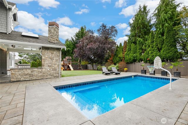 9831 NE 16th Street, Bellevue, WA 98004
