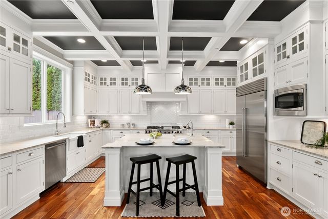 9831 NE 16th Street, Bellevue, WA 98004