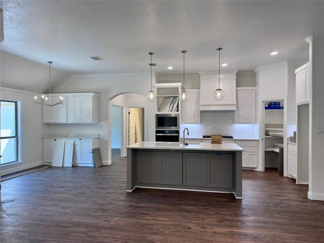 5025 Glenoaks Court, Weatherford, TX 76088