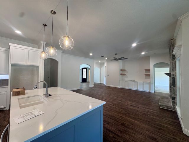 5025 Glenoaks Court, Weatherford, TX 76088