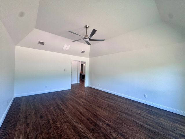 5025 Glenoaks Court, Weatherford, TX 76088