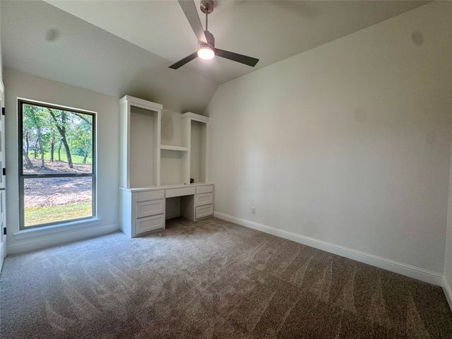 5025 Glenoaks Court, Weatherford, TX 76088