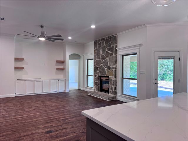 5025 Glenoaks Court, Weatherford, TX 76088