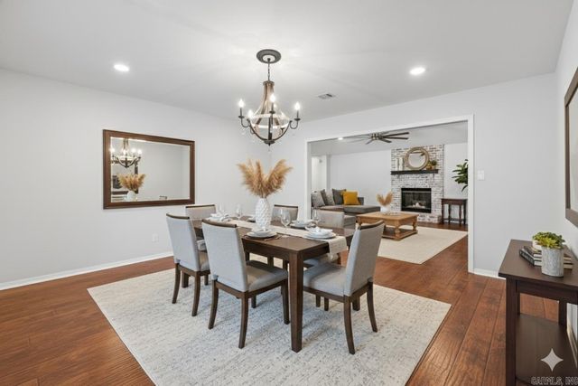 1 Club Ct, Jacksonville, AR 72076