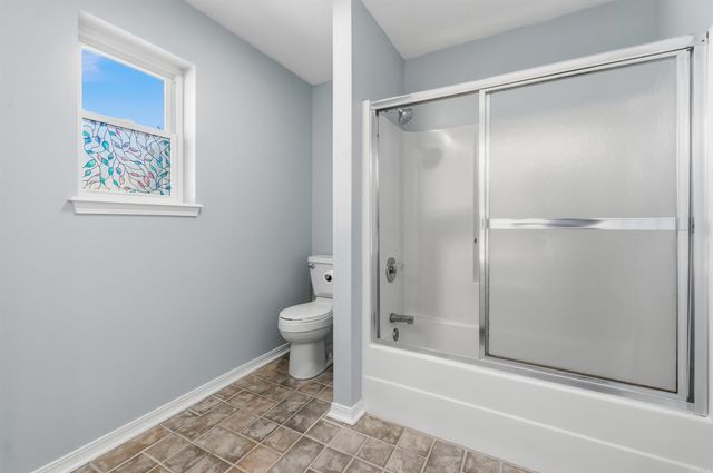 1 Club Ct, Jacksonville, AR 72076