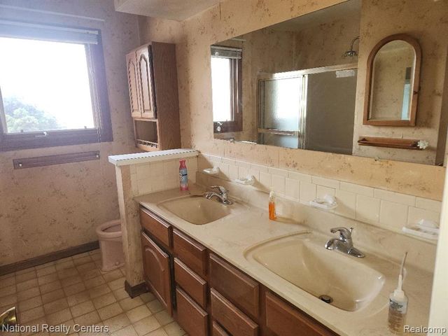 34014 Kennedy Street, Westland, MI 48185