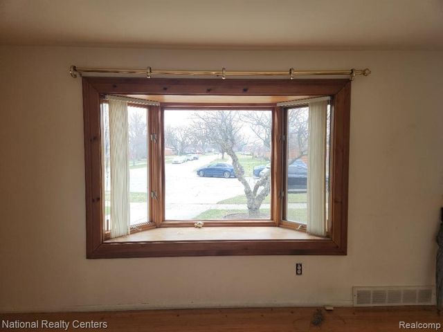 34014 Kennedy Street, Westland, MI 48185