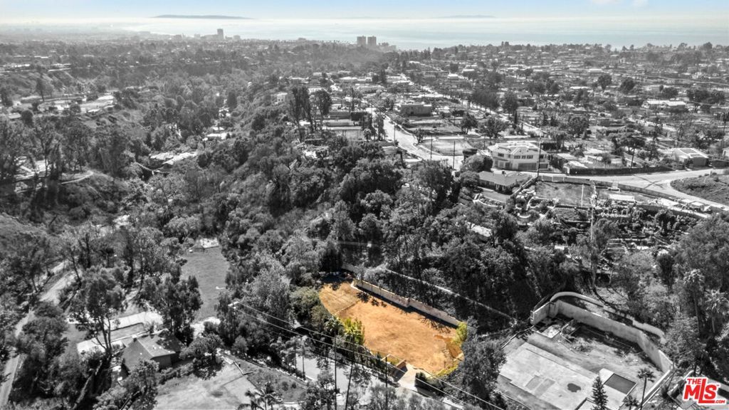 Image 3 of property listing at 1297 Marinette Road, Pacific Palisades, CA 90272