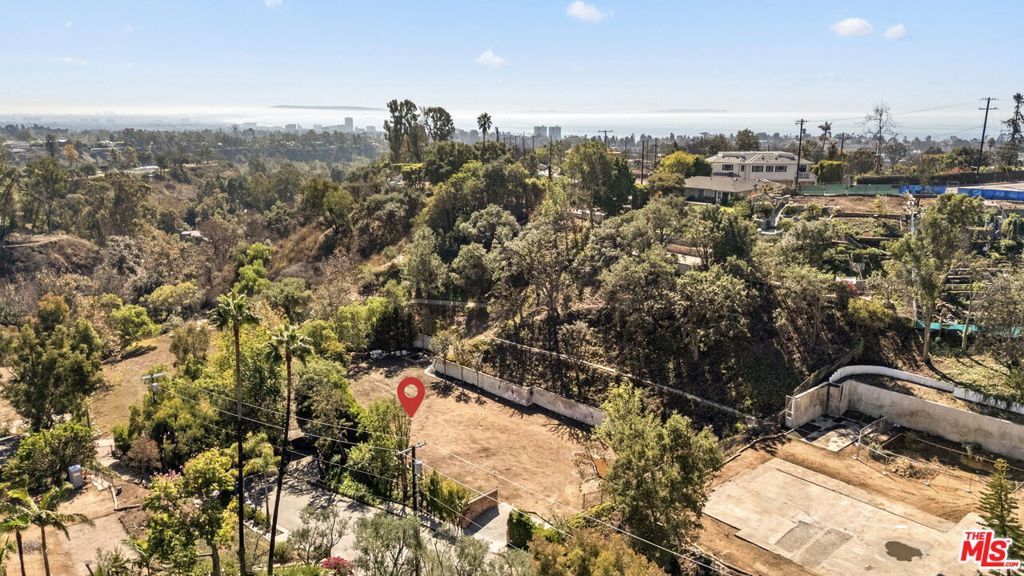 Image 5 of property listing at 1297 Marinette Road, Pacific Palisades, CA 90272
