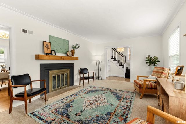 406 W FORREST HILL Avenue, Peoria, IL 61604
