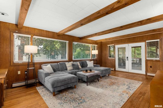 406 W FORREST HILL Avenue, Peoria, IL 61604