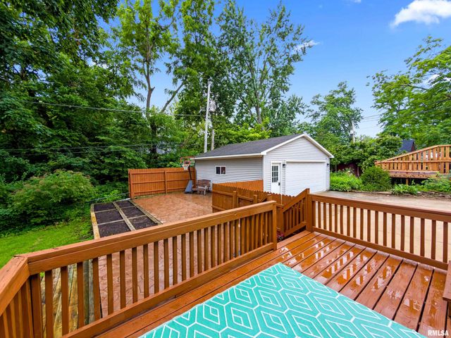 406 W FORREST HILL Avenue, Peoria, IL 61604