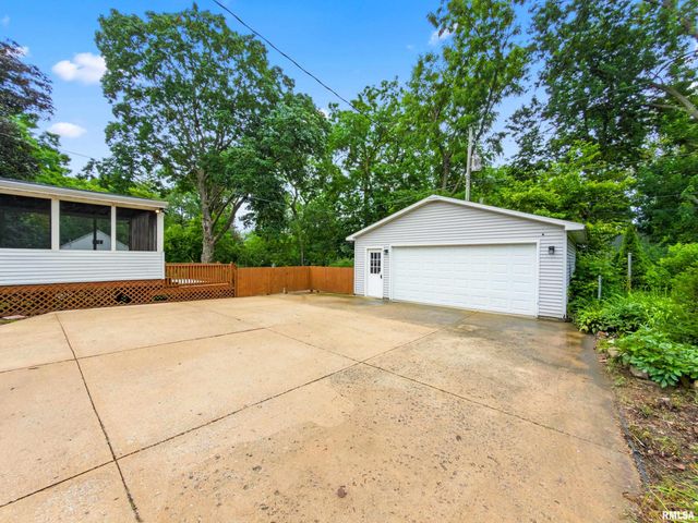 406 W FORREST HILL Avenue, Peoria, IL 61604