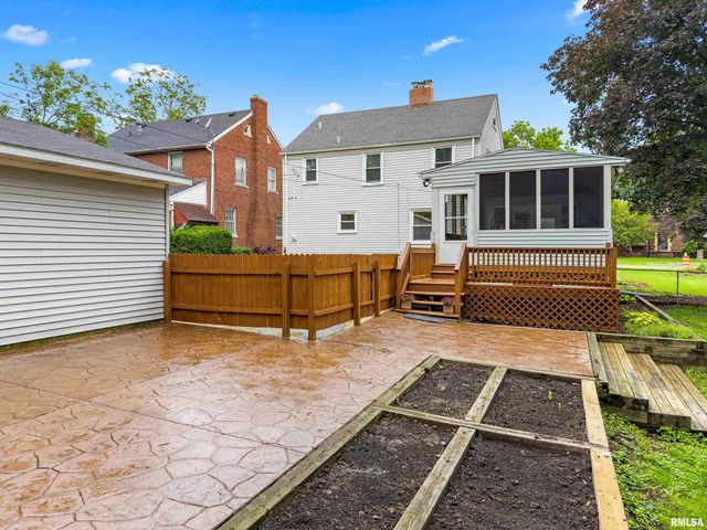 406 W FORREST HILL Avenue, Peoria, IL 61604