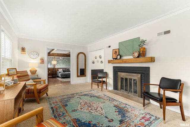 406 W FORREST HILL Avenue, Peoria, IL 61604