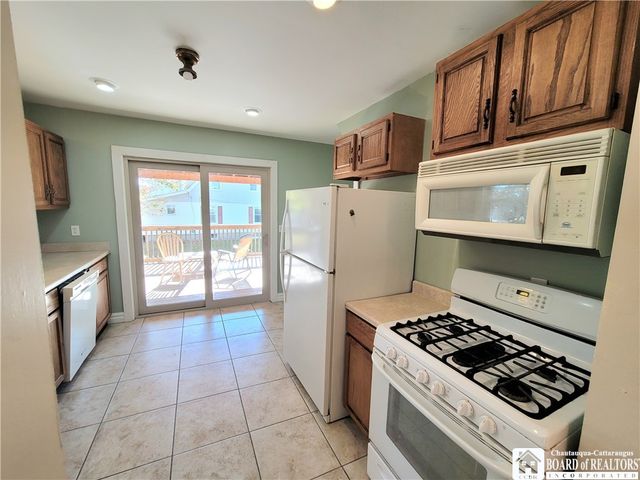 32 Meadow Lane, Jamestown, NY 14701