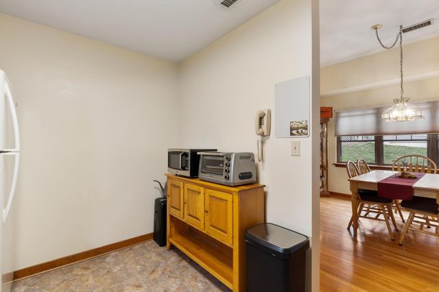 1 Victoria Dr 1, Auburn, MA 01501