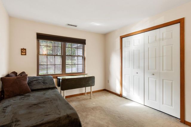 1 Victoria Dr 1, Auburn, MA 01501