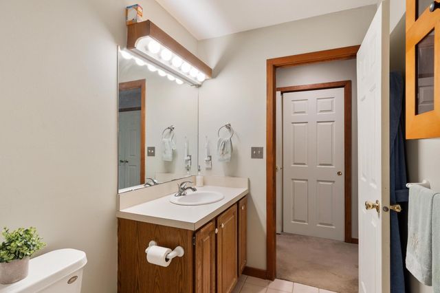 1 Victoria Dr 1, Auburn, MA 01501