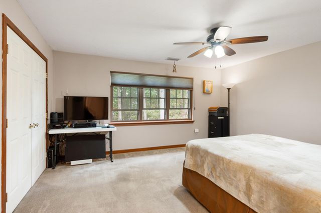 1 Victoria Dr 1, Auburn, MA 01501