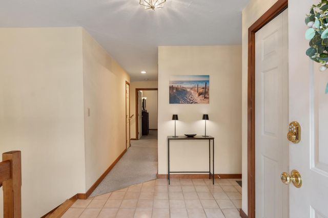 1 Victoria Dr 1, Auburn, MA 01501
