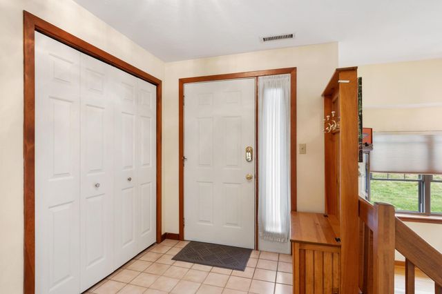 1 Victoria Dr 1, Auburn, MA 01501