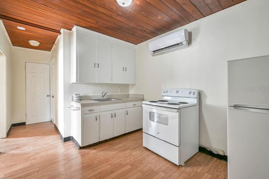 Image 34 of property listing at 1201 5TH STREET NE, Winter Haven, FL 33881