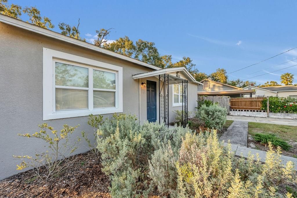 Image 7 of property listing at 1201 5TH STREET NE, Winter Haven, FL 33881