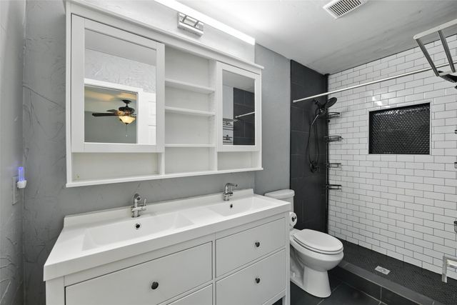2812 Jasmine Court, Bedford, TX 76021