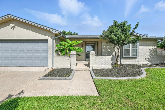 2812 Jasmine Court, Bedford, TX 76021