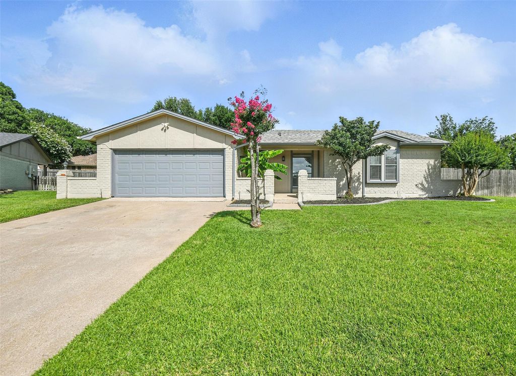 2812 Jasmine Court, Bedford, TX 76021