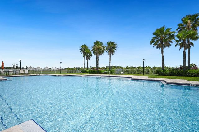 8612 Giovanni Avenue, Fort Pierce, FL 34951